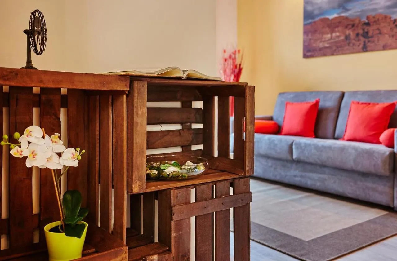 Lovely & Bright Bogatell Beach Apartment Barcelona