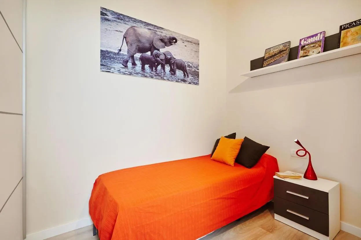 Lovely & Bright Bogatell Beach Apartment Barcelona
